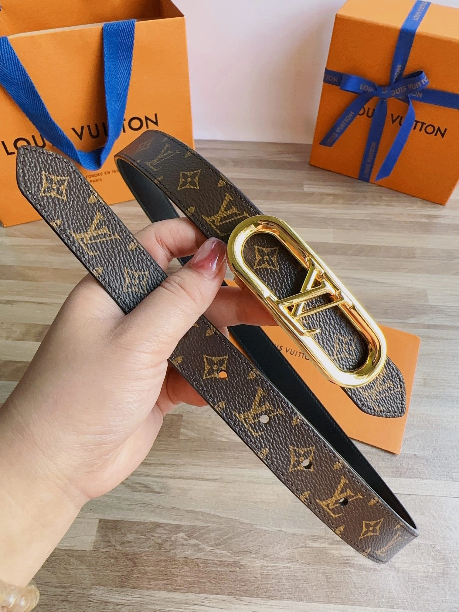 Barbara-- M0690U 2.5CM three piece--reversible cowhide item:C-S042K1824